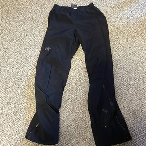 Arc’teryx women’s rain pants small